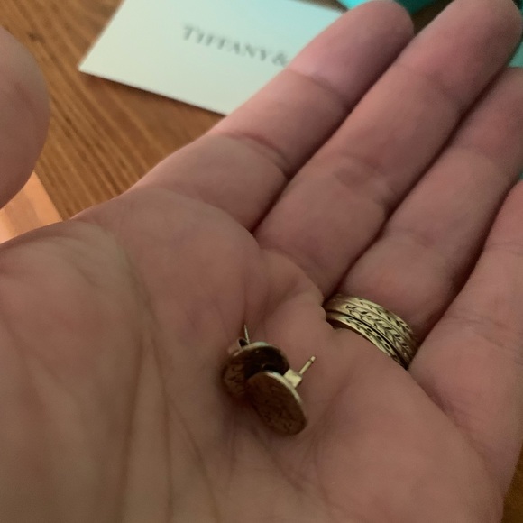 Tiffany & Co. stud Earrings - Picture 3 of 4